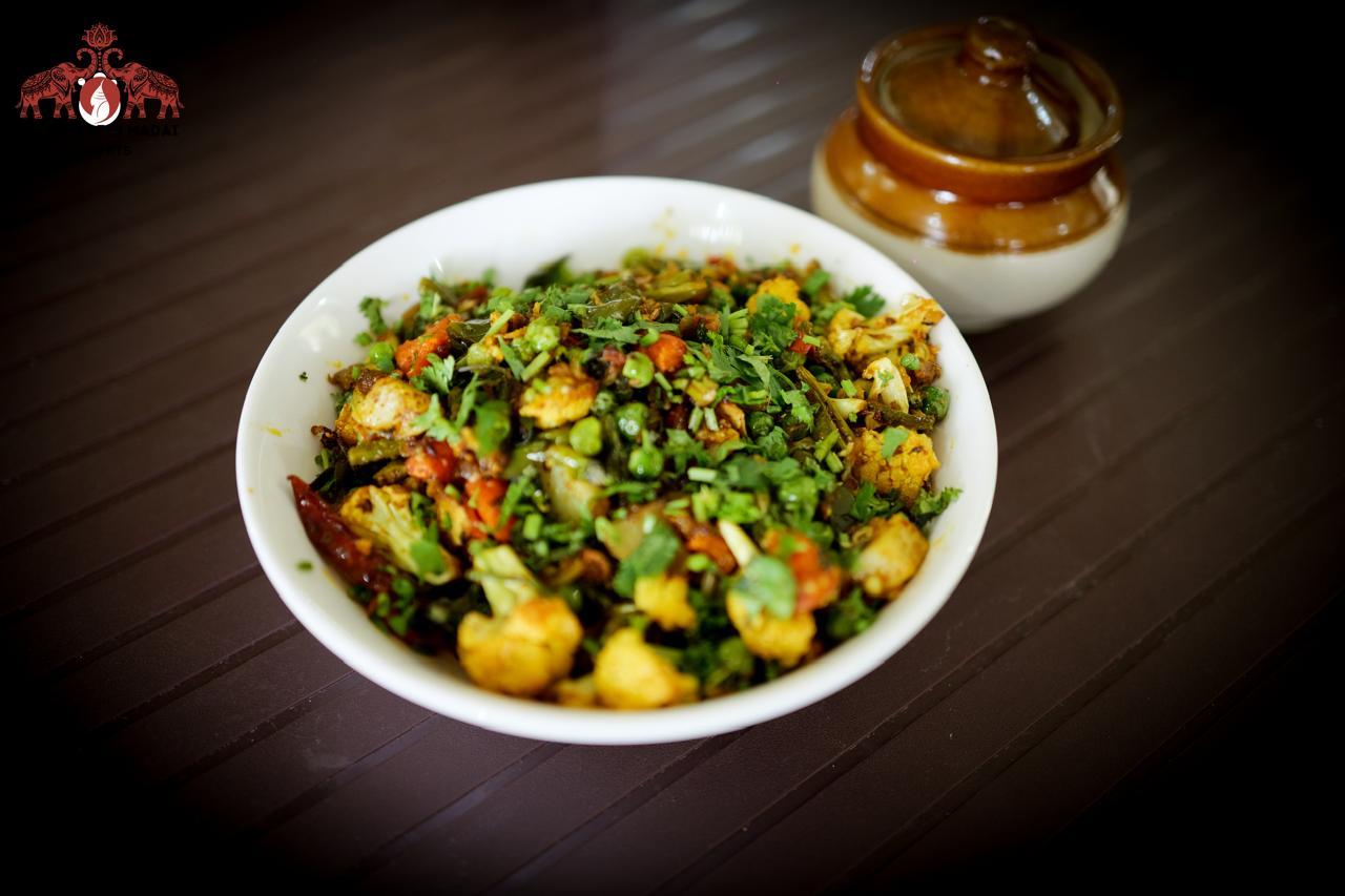 Silk Estates gallery frame 2