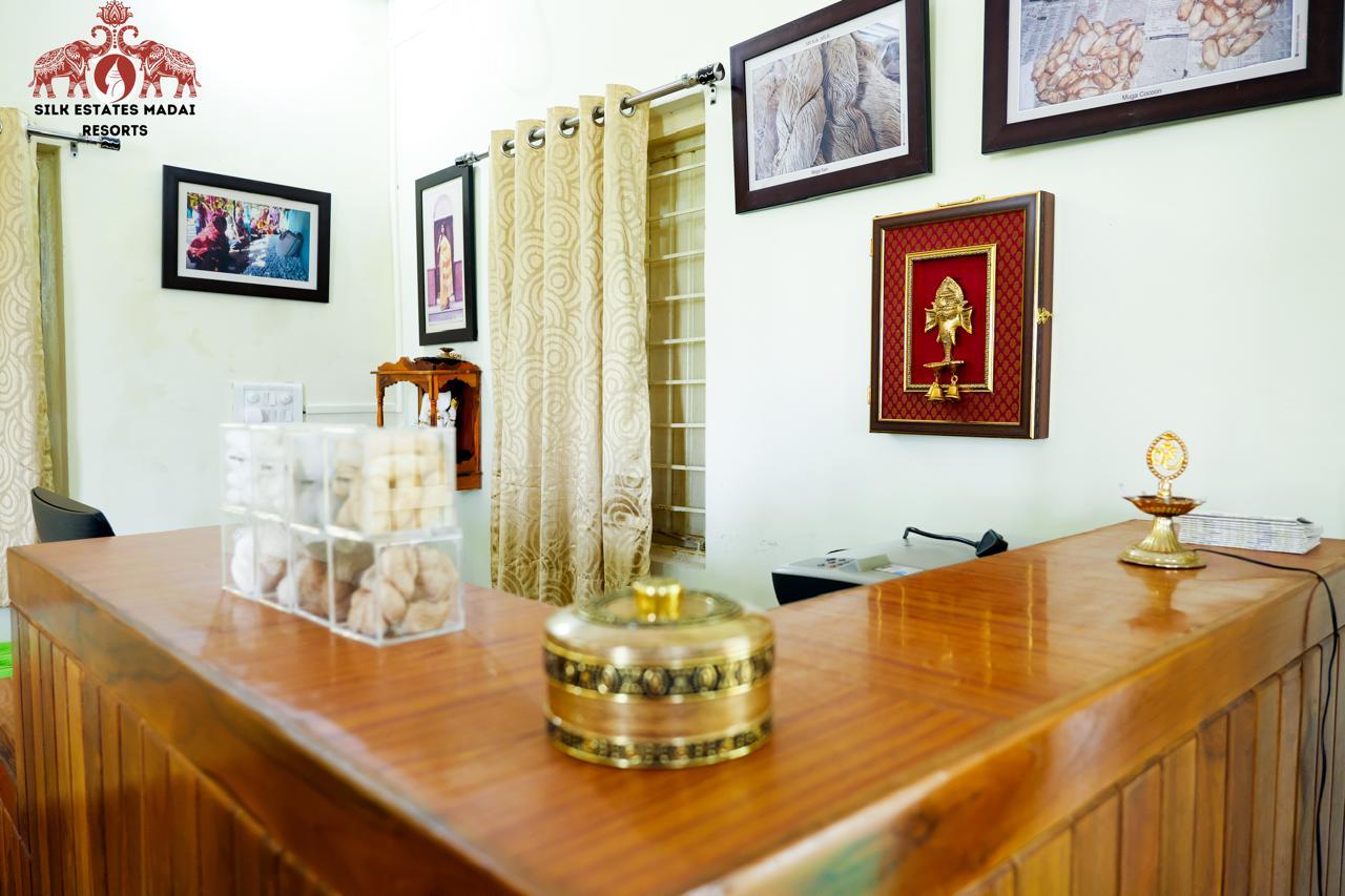 Silk Estates gallery frame 20