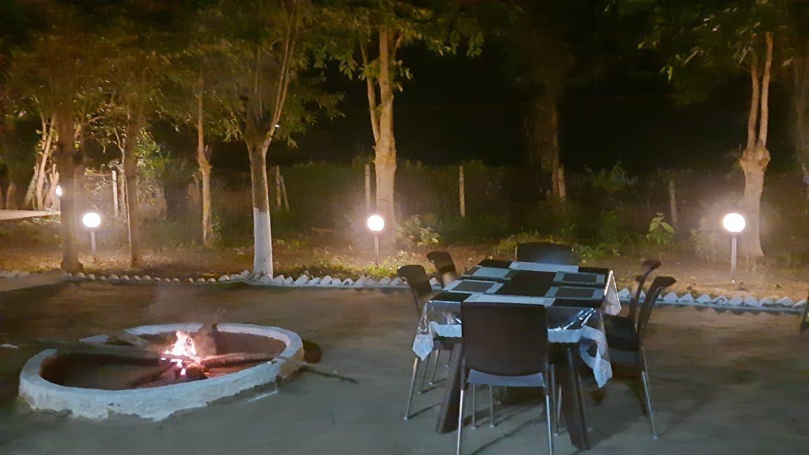 Silk Estates gallery frame 31